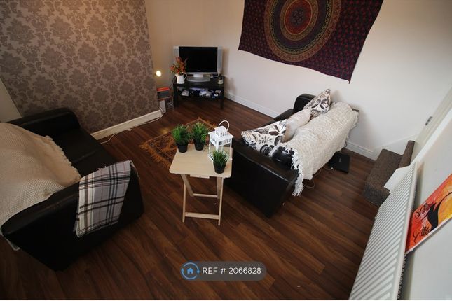 Terraced house to rent in Barnbrough Street, Leeds