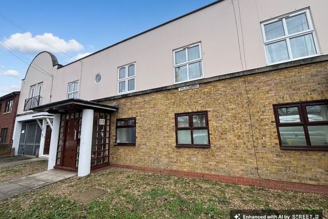 Flat 5, The Gables, London photo 5