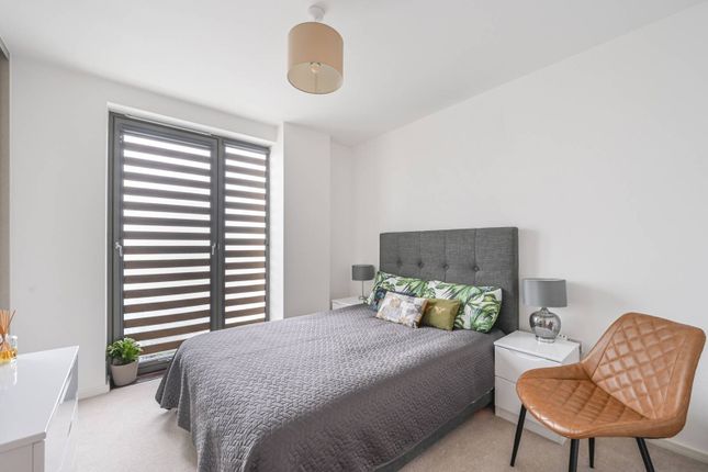Thumbnail Flat for sale in Edwin Street E16, Canning Town, London,