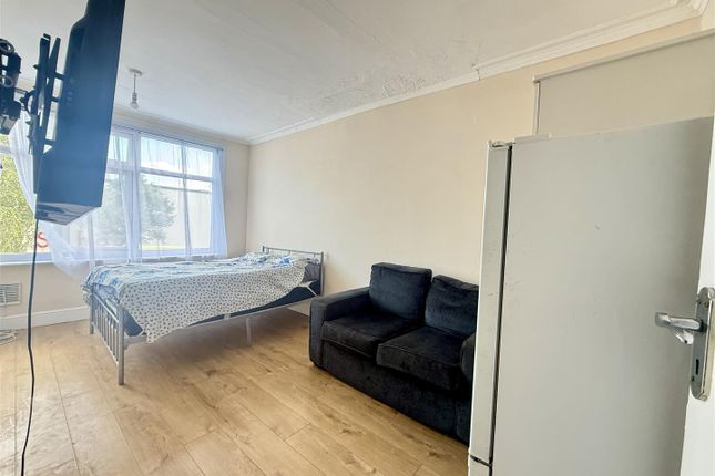 36A, East Lane, Wembley photo 2