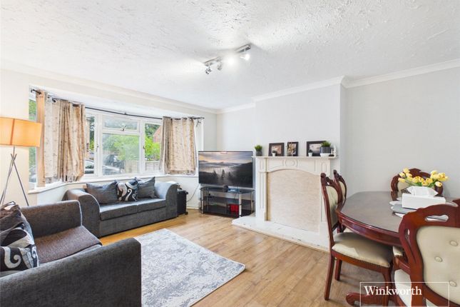 Reeves Way, Berkshire photo 2