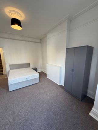 Room 1, 59a Colvile Road, Wisbech photo 2