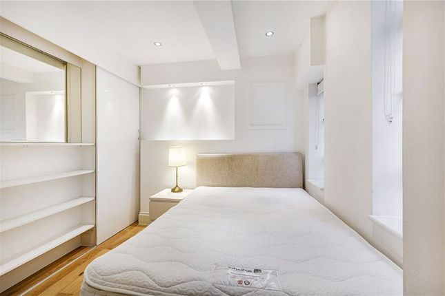 230, Nell Gwynn House, London photo 4