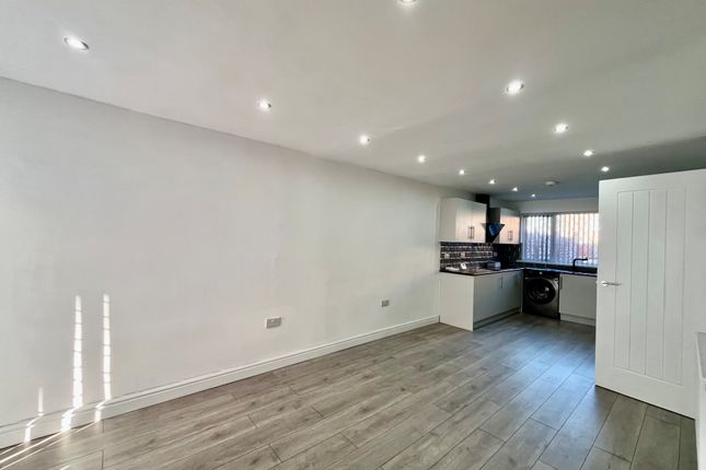 3, Coupland Place, LEEDS photo 4