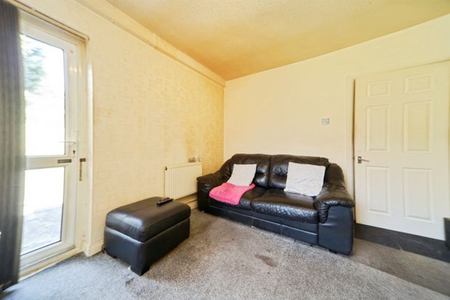 168, Harewood Road, Keighley photo 4