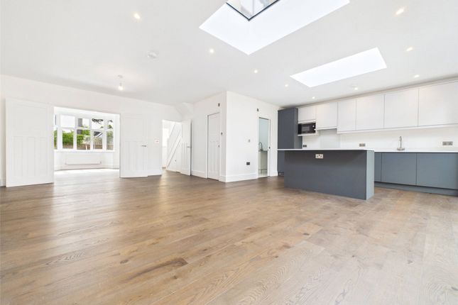 27,, Cranmer Road, Hampton Hill photo 2
