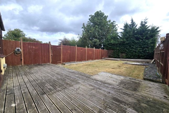 14 St. Georges Close, Moreton-In-Marsh photo 4