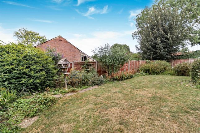 8 Castle Lane, Ipswich photo 3