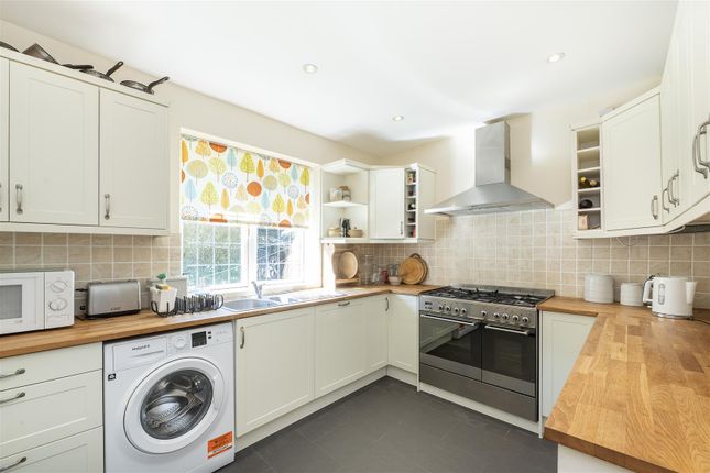 8, Moorland Road, Harpenden photo 3