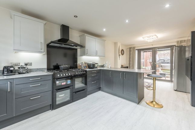 9, Kingfisher Pool Way, Birmingham photo 3
