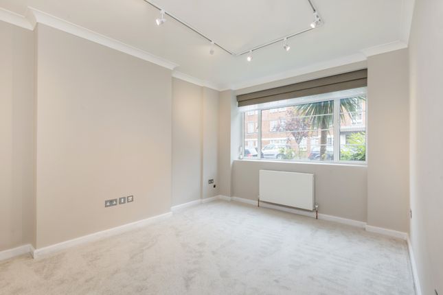 93, Charlbert Court, St John's Wood photo 4