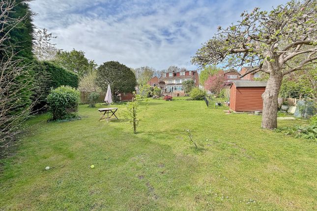 21, Chaucer Close, Fareham photo 2