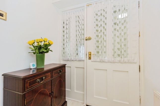 Flat 12, Elmsleigh Court, Ellesmere Road, Manchester photo 4