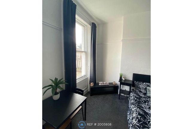 Thumbnail Room to rent in Argyle Square, Sunderland