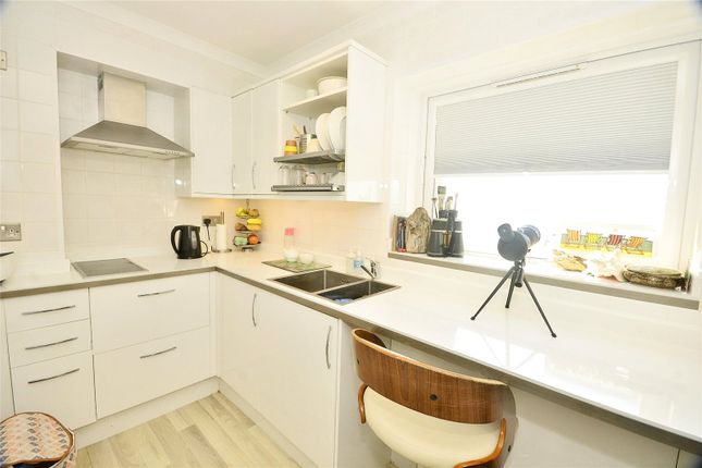 11, Spencer Court, Sandgate photo 4