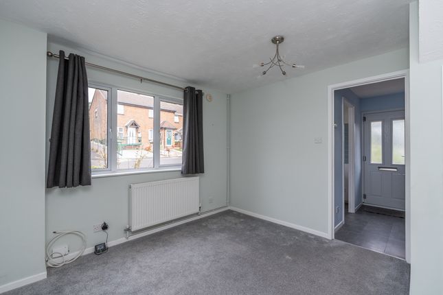 19, Phoenix Close, Bursledon photo 3