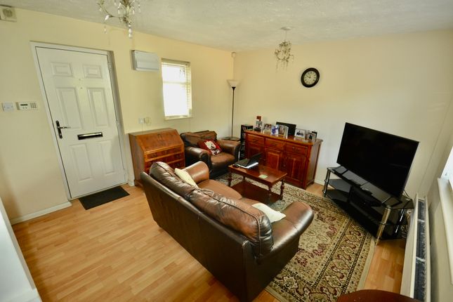 65, Eyston Drive, Weybridge photo 2