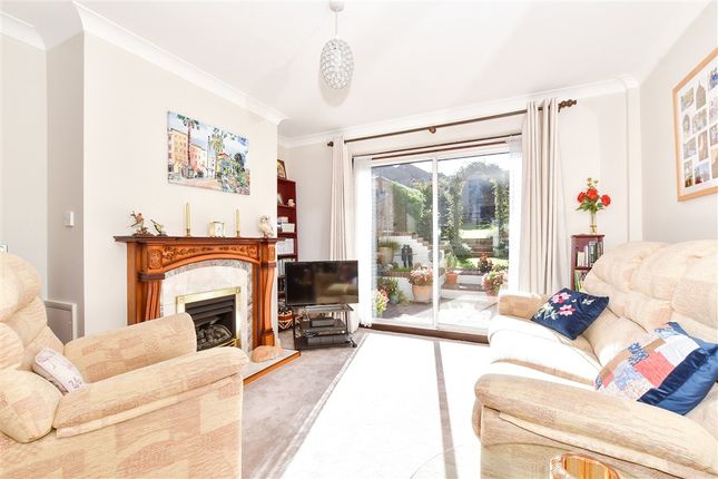 Sassoon Close Larkfield, Aylesford photo 4