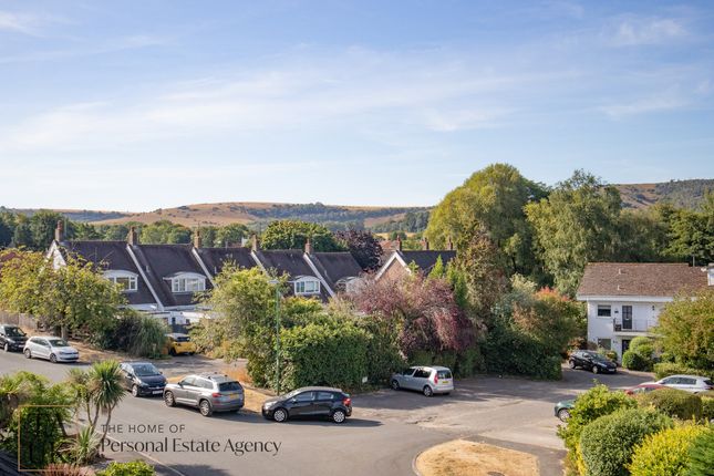 16, Hawthorn Way, Pulborough photo 3