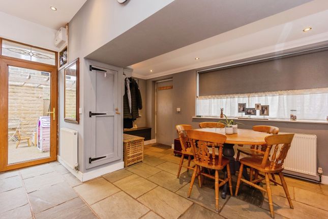 12, Jones Street, Glossop photo 4
