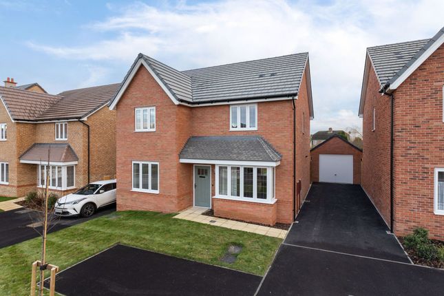 Thumbnail Detached house for sale in Beverley Gardens, Lower Stondon