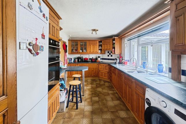 35, Oast House Crescent, Surrey photo 3