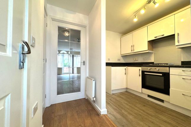 10 Clos Gellifaelog, Tonypandy photo 2
