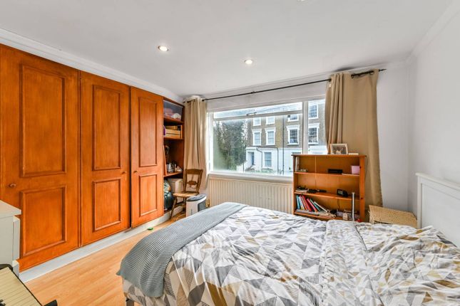 Flat to rent in Harecourt Road, Islington, London