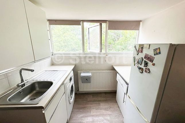 Flat 19, 10 Colney Hatch Lane, London photo 2