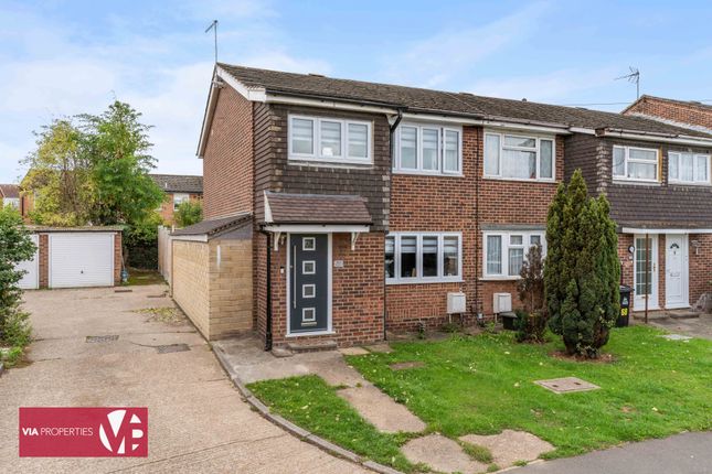 70 Davison Drive Cheshunt Waltham Cross En8 0Sx Via Properties E