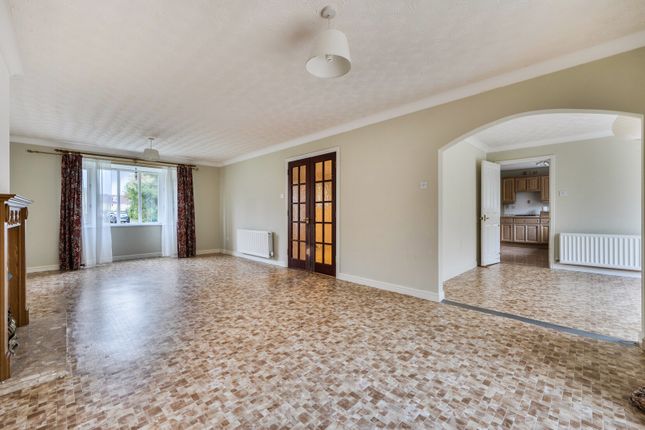 1, Hodgson Close, Bicester photo 3