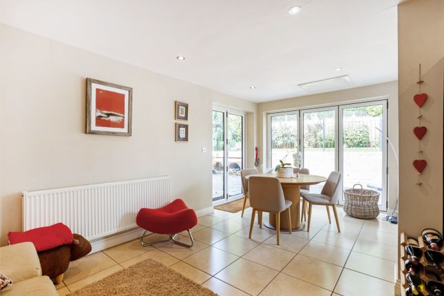32, Cottrell Close, Hungerford photo 4