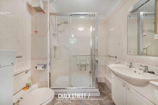 Draper Court,Flat 38, Mavis Grove, Hornchurch photo 2