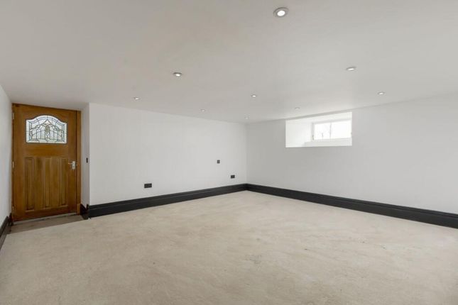 Duloch House, McBaith Way, Dunfermline photo 5