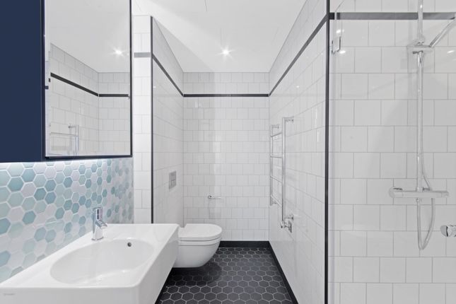 Flat 802 Corson House 157, City Island Way, London photo 4
