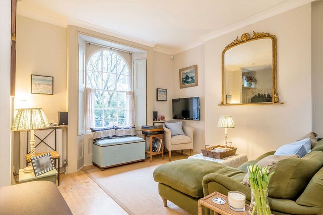 Flat 2, 26, St. Petersburgh Place, London photo 2