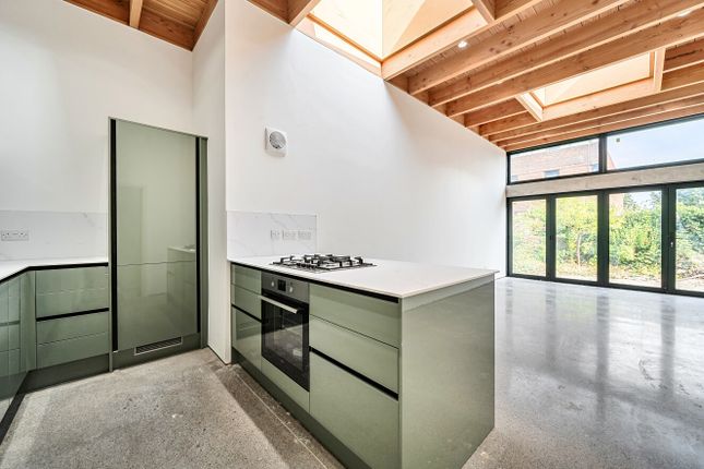 4, Swan Lane, Hampshire photo 2