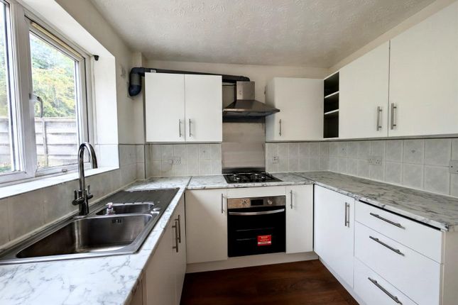 5, Caernarfon Drive, Nuneaton photo 2