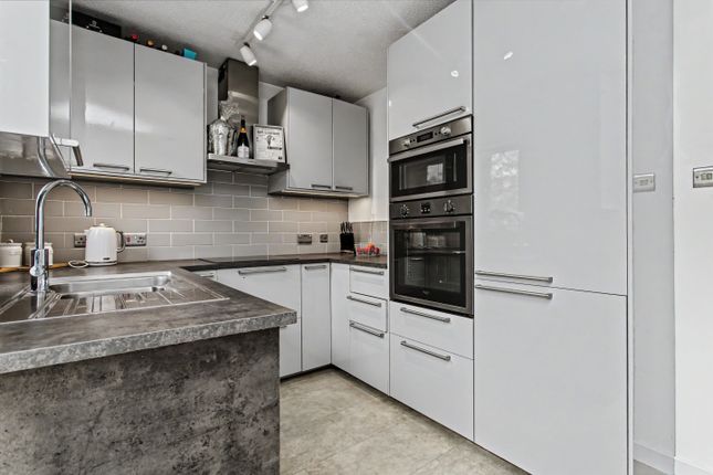 24, Alloway Crescent, Paisley photo 4
