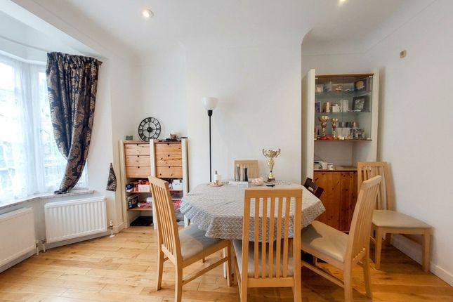 14 Steynings Way, London photo 4