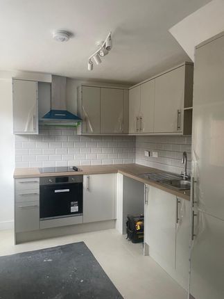 77, Holliers Way, Hatfield photo 2