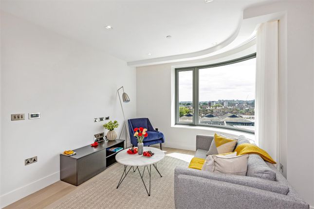 Thumbnail Flat to rent in Tower One, The Corniche, 24 Albert Embankment, London, Vauxhall