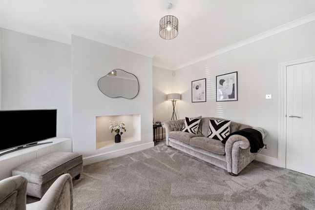4 Clarendon Road, Bolton photo 4
