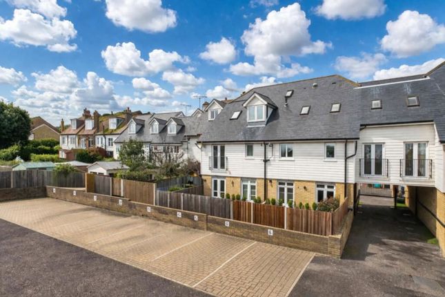 3-bed flat on 12 The Gates, Percy Avenue, Broadstairs, £225,000