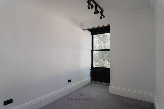 2, Worple Road, Epsom photo 4