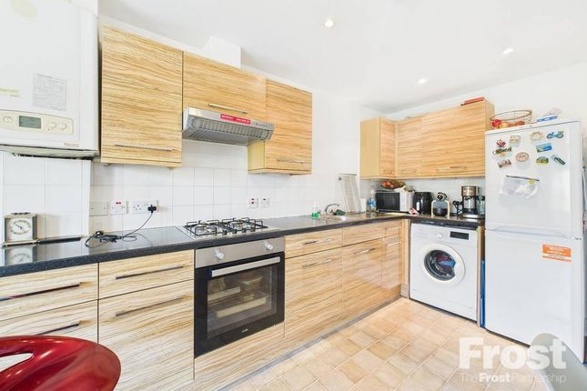 7 Two Rivers Court,, Hatton Road, Bedfont photo 3