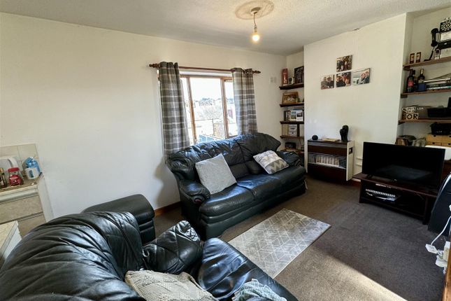 4, Hollins Close, Chepstow photo 2
