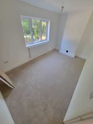 12 Heol-Y-Fagwr, Swansea photo 4