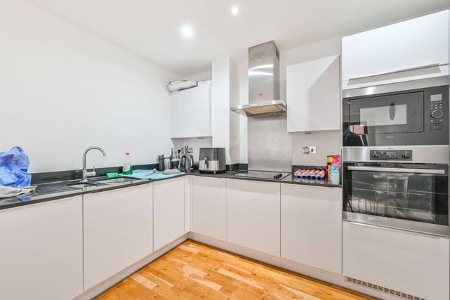 Thumbnail Flat for sale in Leven Road, Tower Hamlets, London
