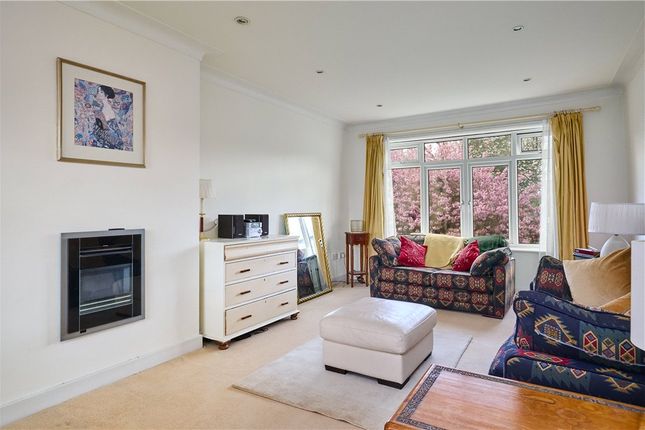 Flat 2, Shaw Dene,, Burton Crescent, West Yorkshire photo 2